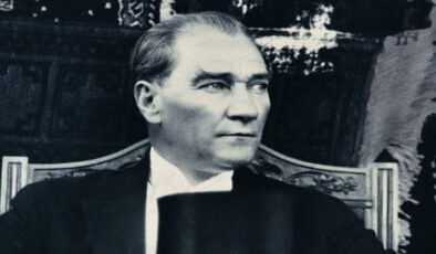 Asırlık Cumhuriyetimizin köşe taşları… Dr. Naim Babüroğlu tek tek anlattı… "Atatürk'ün mucizesidir Cumhuriyet" – 29 Ekim Cumhuriyet'in 100. Yılı Haberleri